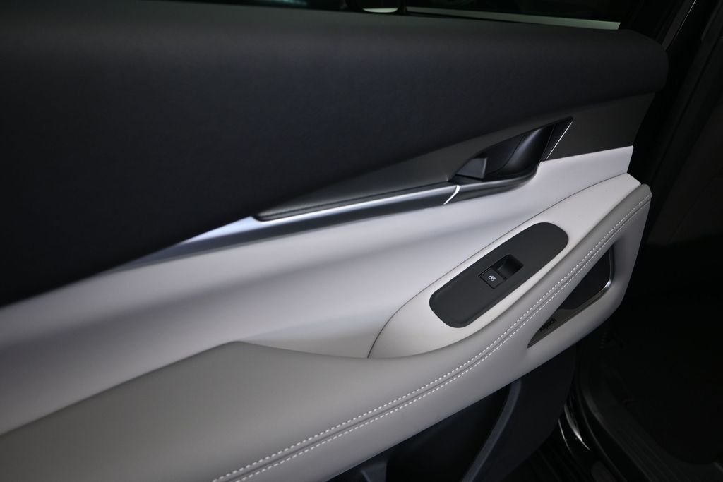 New 2027 MINERAL BLACK INFINITI Luxe FWD image 15