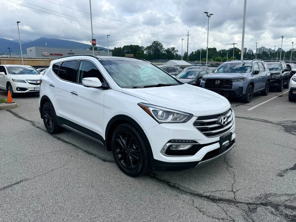 Used 2017  Hyundai AWD 2.0T Ultimate Dilawri Certified   Local BC   R image 7