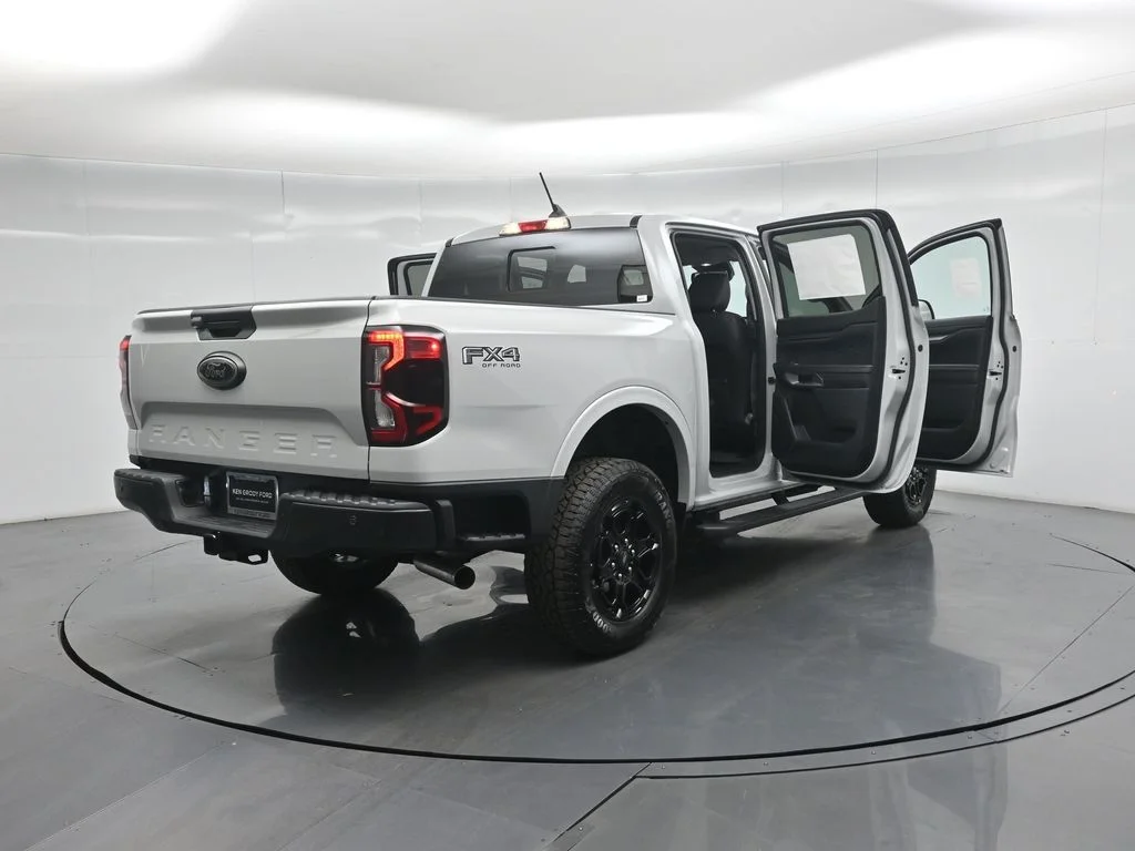 New 2026 Avalanche Ford Lariat image 4