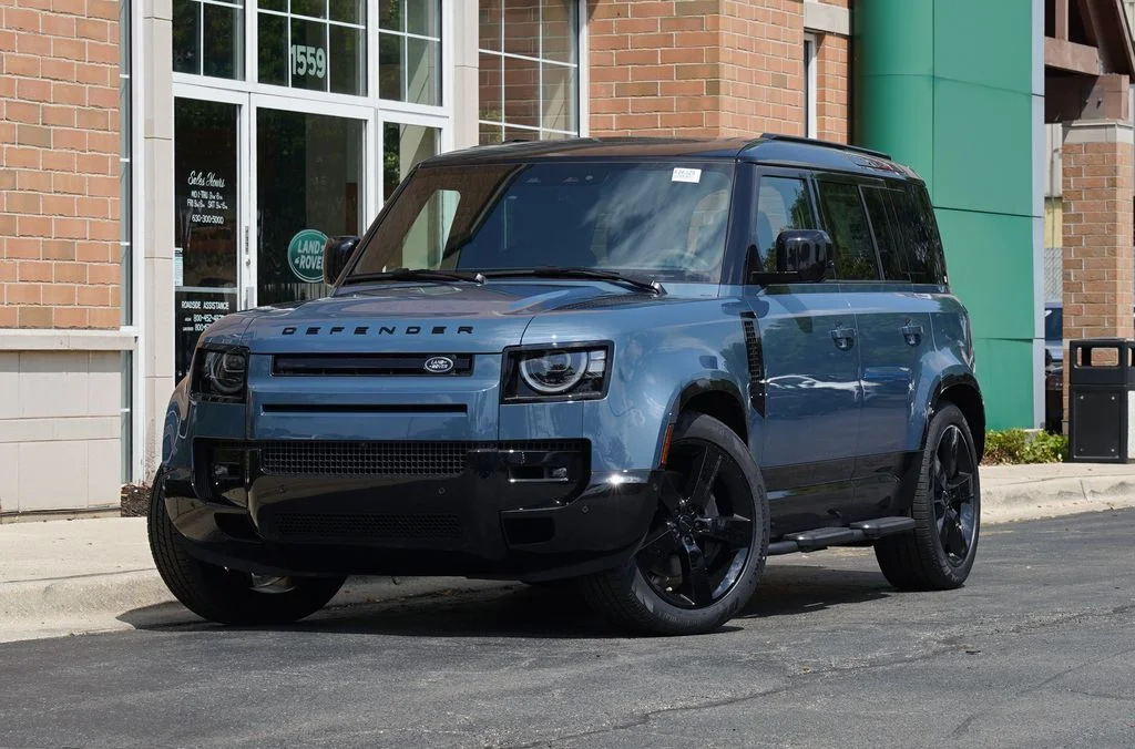 New 2026 Tasman Blue Land Rover X-Dynamic SE image 1