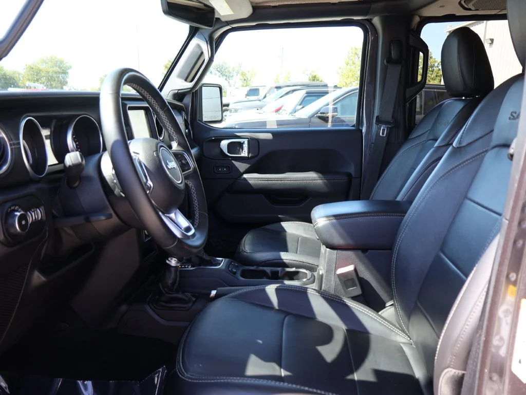Used 2018 Gray Jeep Unlimited Sahara image 21
