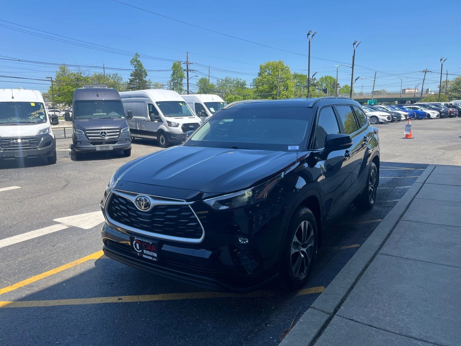 Used 2024 Midnight Black Metallic Toyota XLE AWD image 5