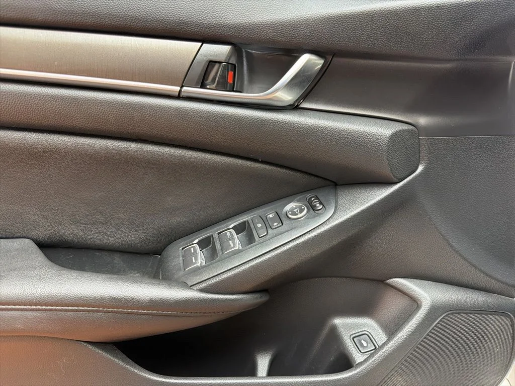 Used 2020 Platinum White Pearl Honda LX image 22