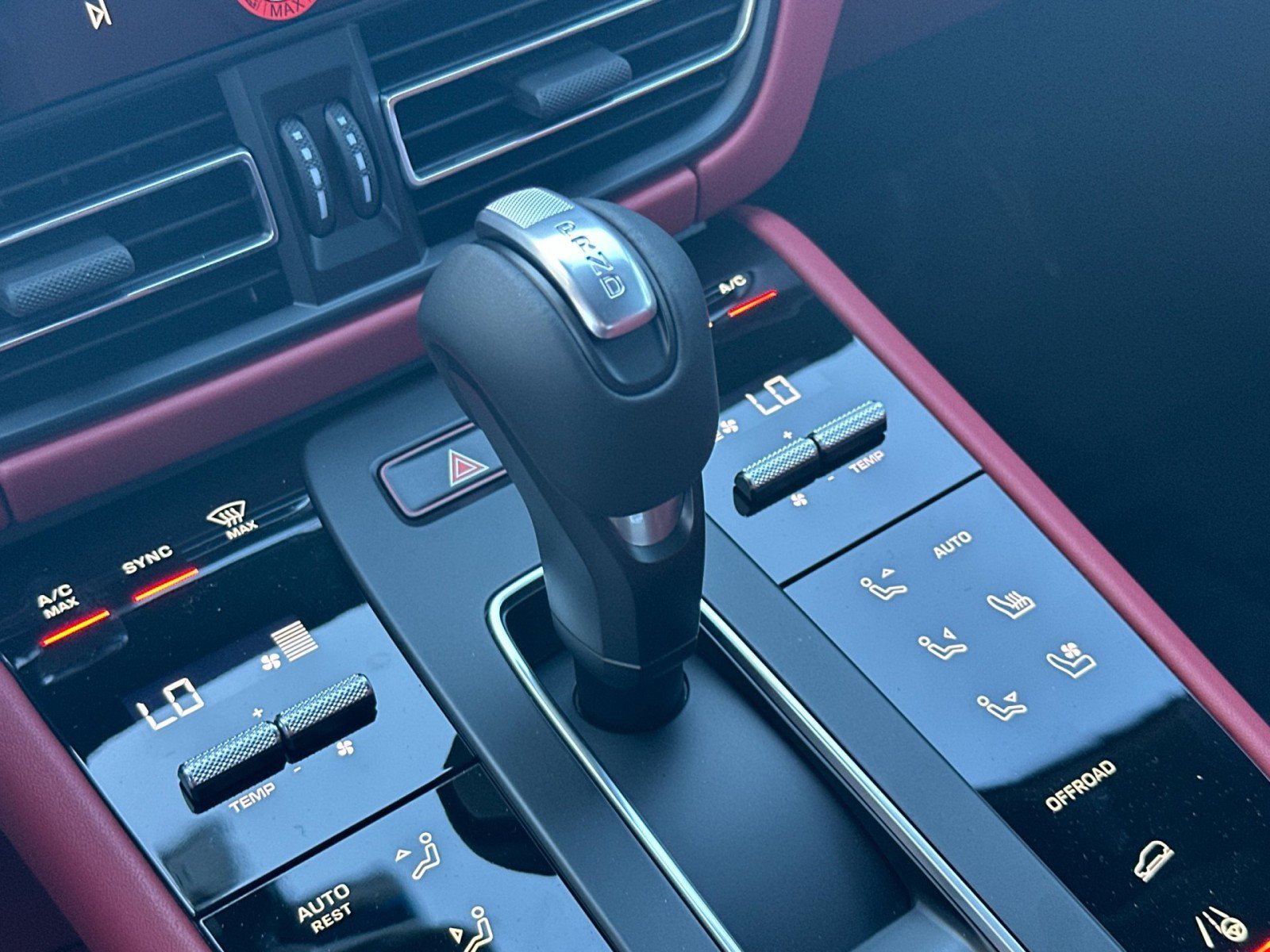 New 2026  Porsche Macan (AWD) image 21