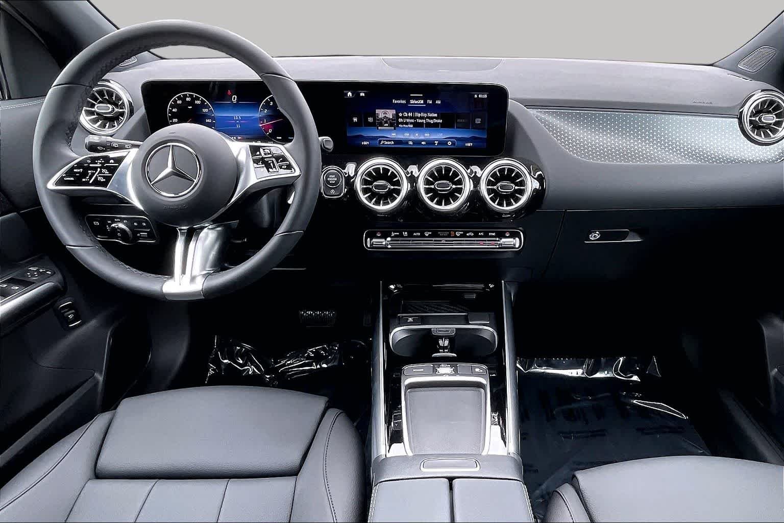 New 2026 Polar White Mercedes-Benz GLA 250 image 6