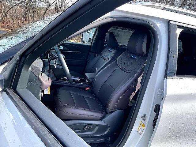 New 2026 Star White Metallic Tri-Coat Ford Platinum™ image 10
