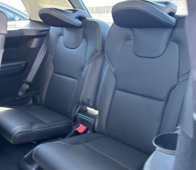 Certified Used 2024 Crystal White Volvo Ultimate Bright Theme image 8