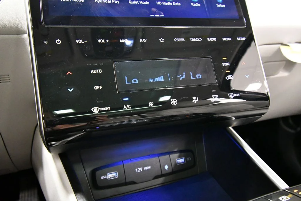 Used 2023 Black Hyundai Limited image 27