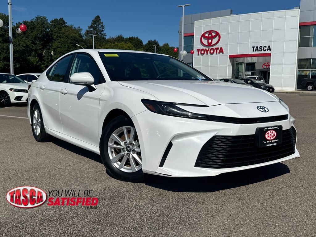 Used 2025 White Toyota LE image 1