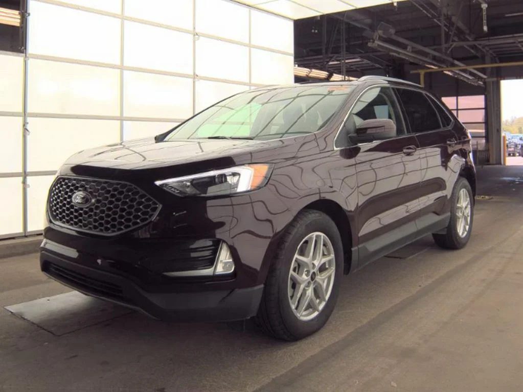 Used 2024 Burgundy Ford SEL image 2