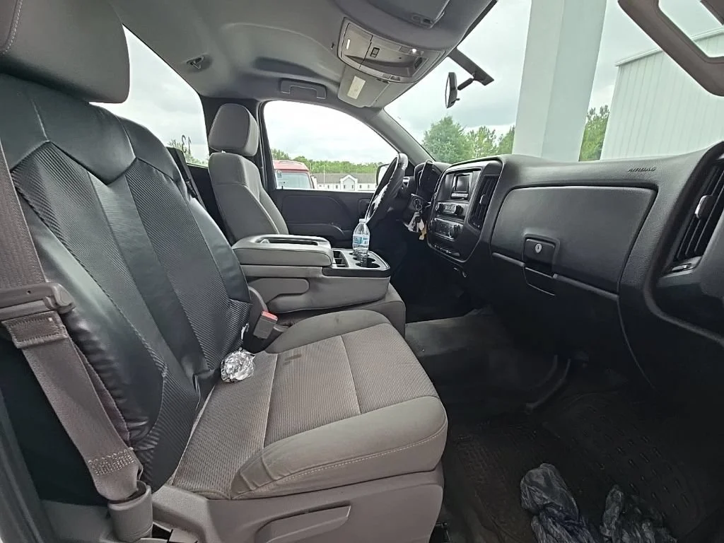 Used 2015 SUMMIT WHITE Chevrolet Work Truck image 10