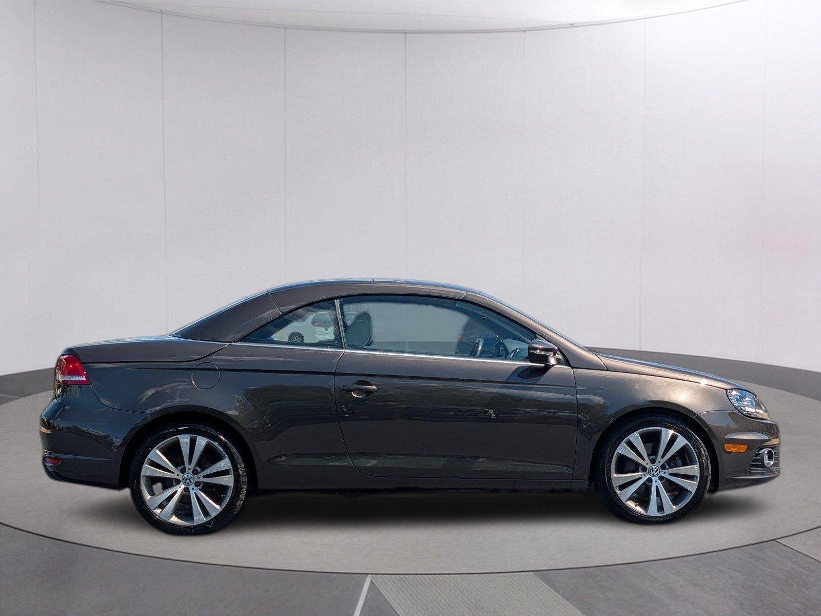 Used 2013 Black Oak Brown Metallic Volkswagen Lux image 6