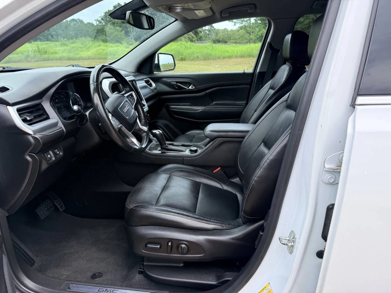 Used 2019 White GMC SLT 1 4dr SUV image 11