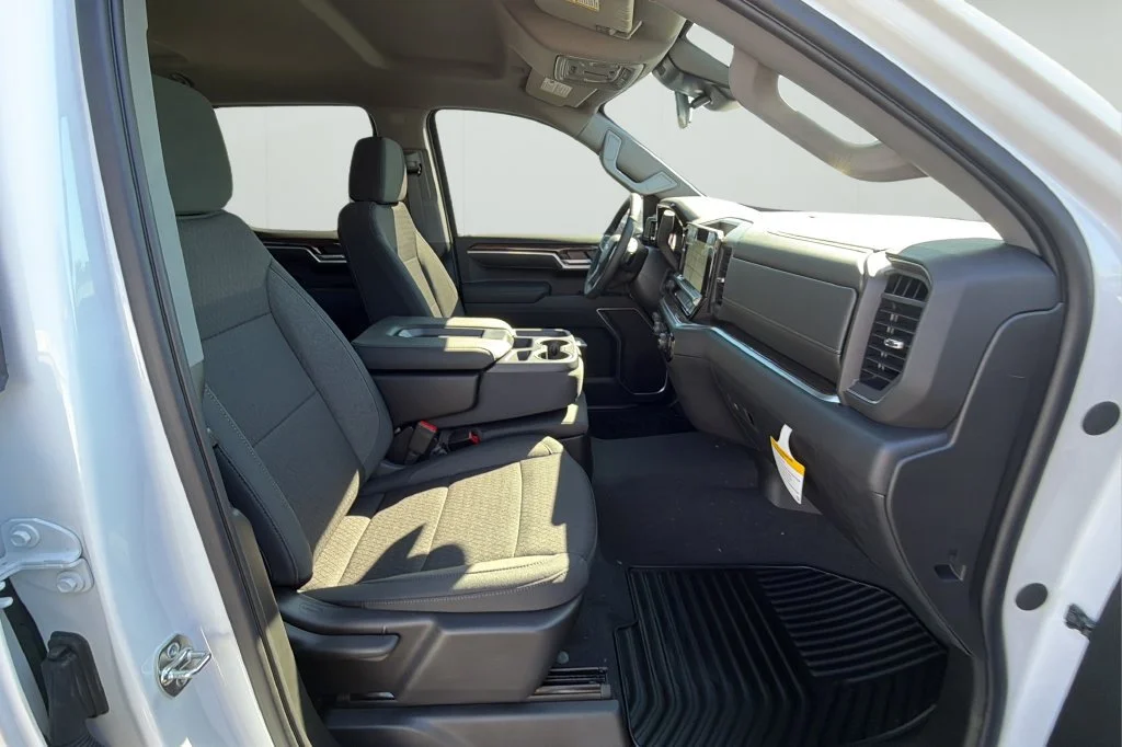 New 2026 Summit White Chevrolet LT image 15