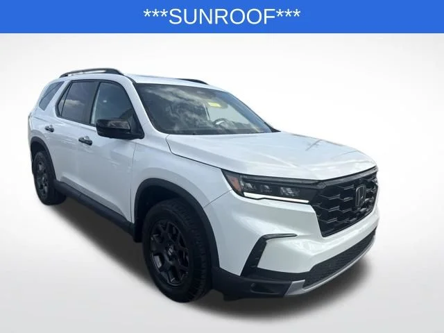 Used 2025  Honda TrailSport image 6