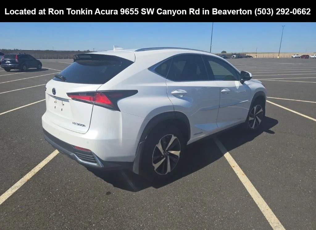 Used 2020 Eminent White Pearl Lexus 300h image 5