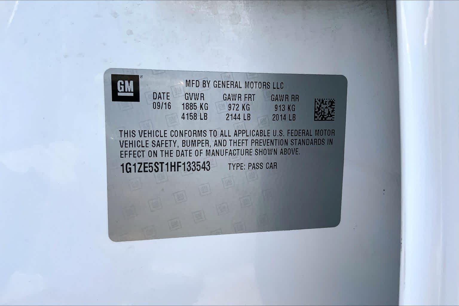 Used 2017 Summit White Chevrolet LT image 36
