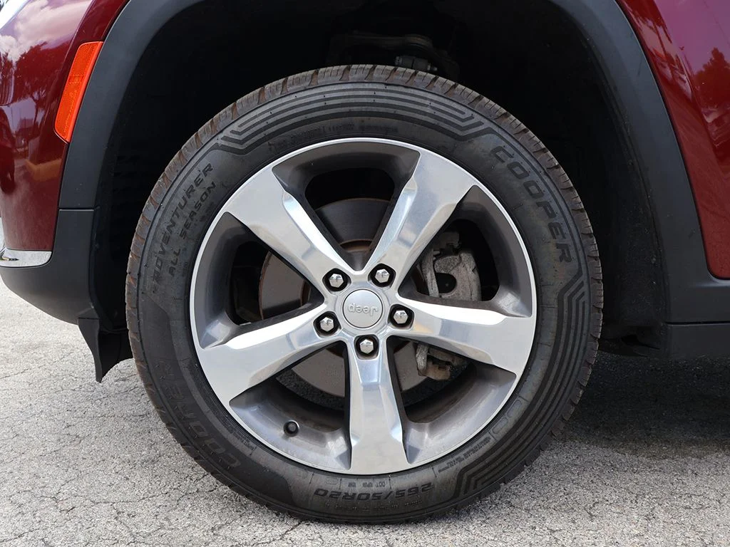 Used 2022 Red Jeep Limited image 25