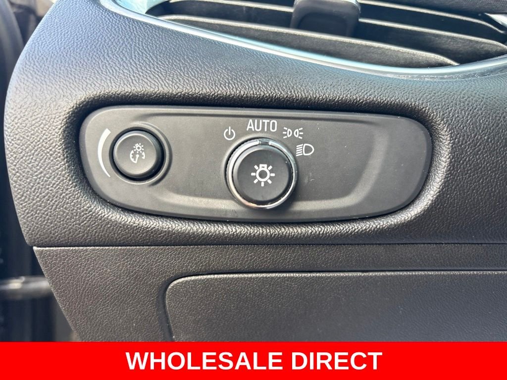 Used 2018 Mosaic Black Metallic Chevrolet LT image 15