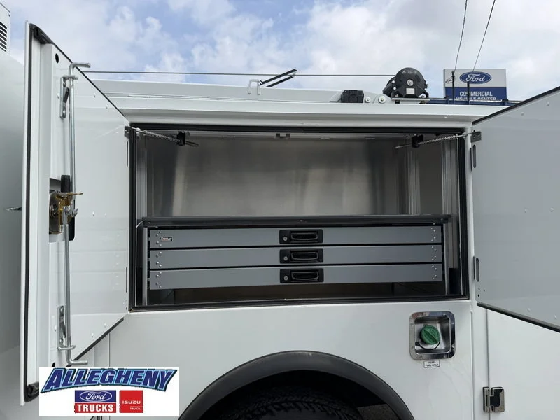 New 2025 Oxford White Ford XL image 13