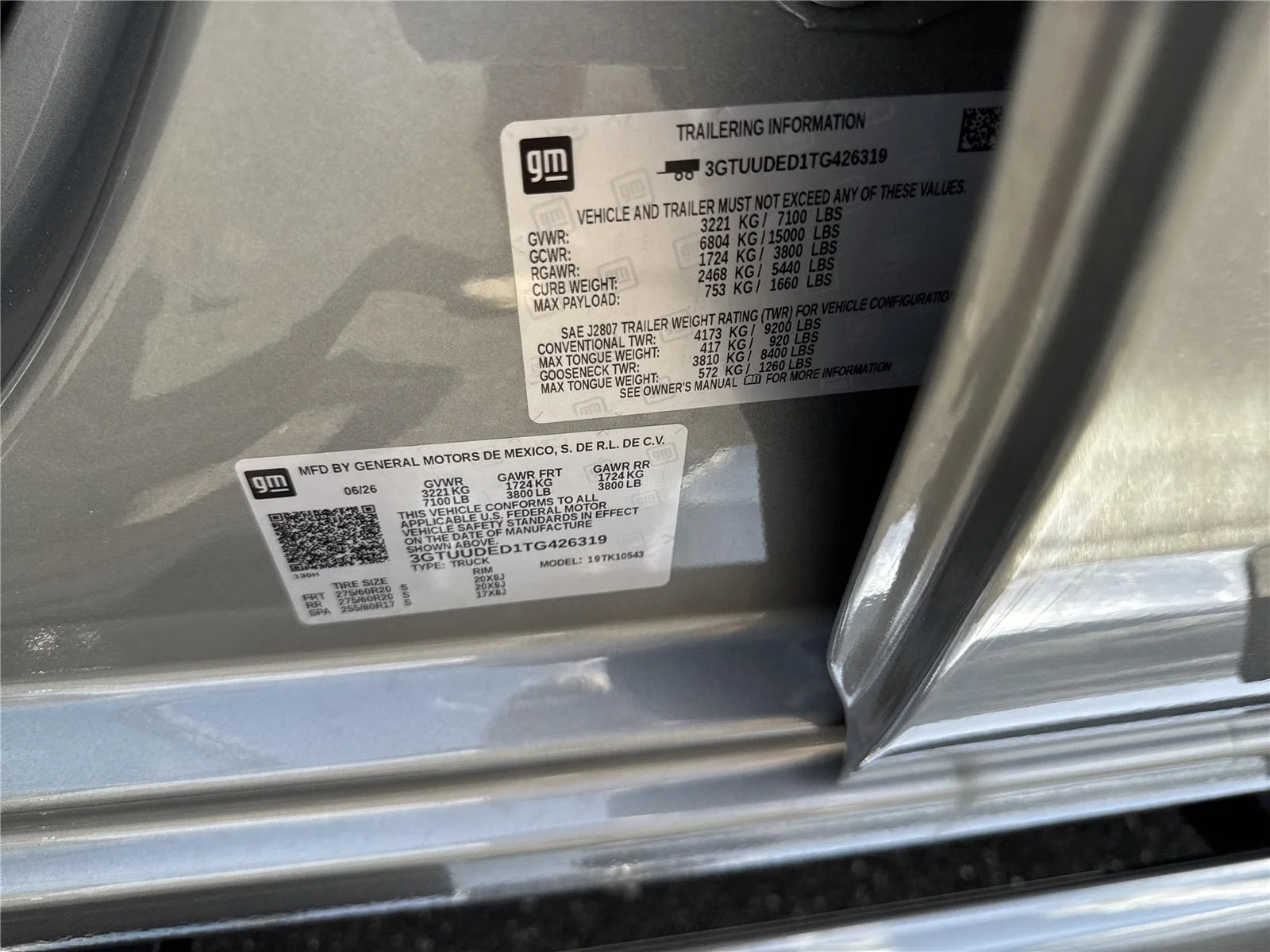 New 2026 Sterling Metallic GMC SLT image 39