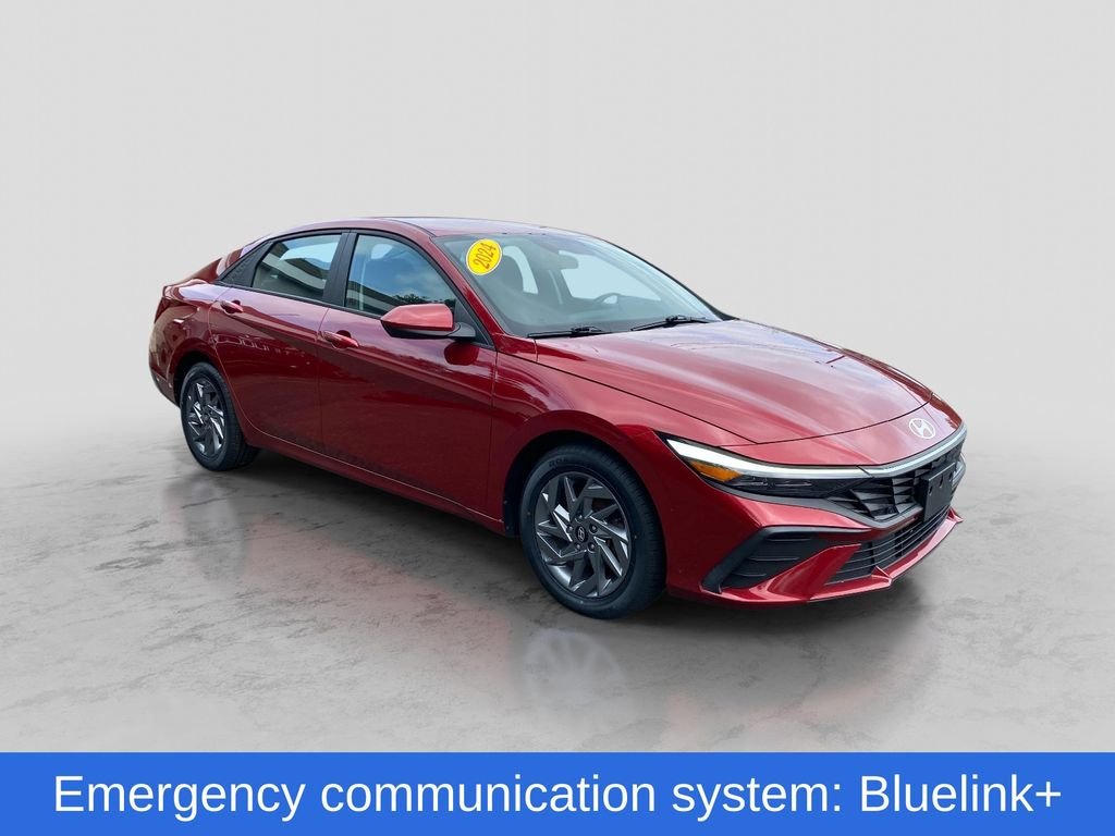Used 2024 Red Hyundai SEL image 5