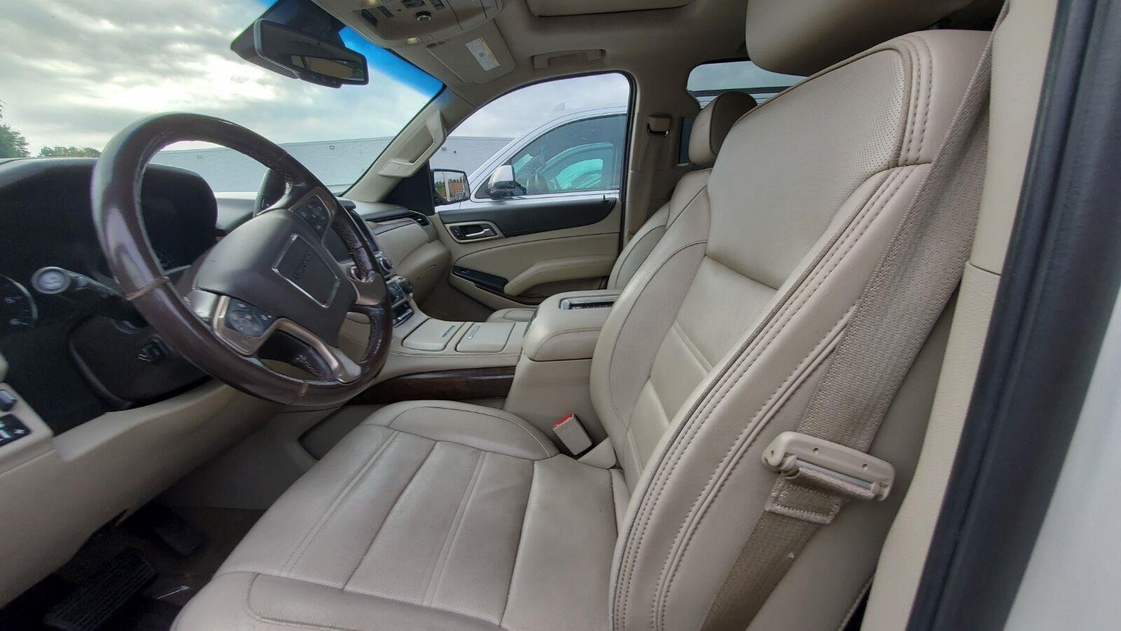 Used 2018 WHITE FROST TRICOAT GMC Denali image 3