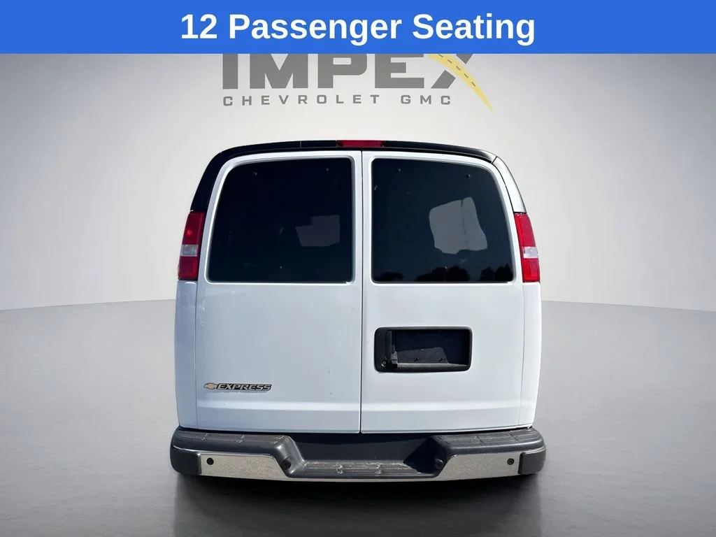 Used 2025 Summit White Chevrolet 1LT image 5