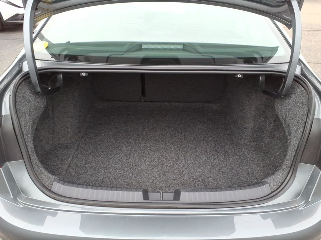 Used 2024 Platinum Gray Metallic Volkswagen 1.5T SE W/SUNROOF & HEATED SEATS image 29