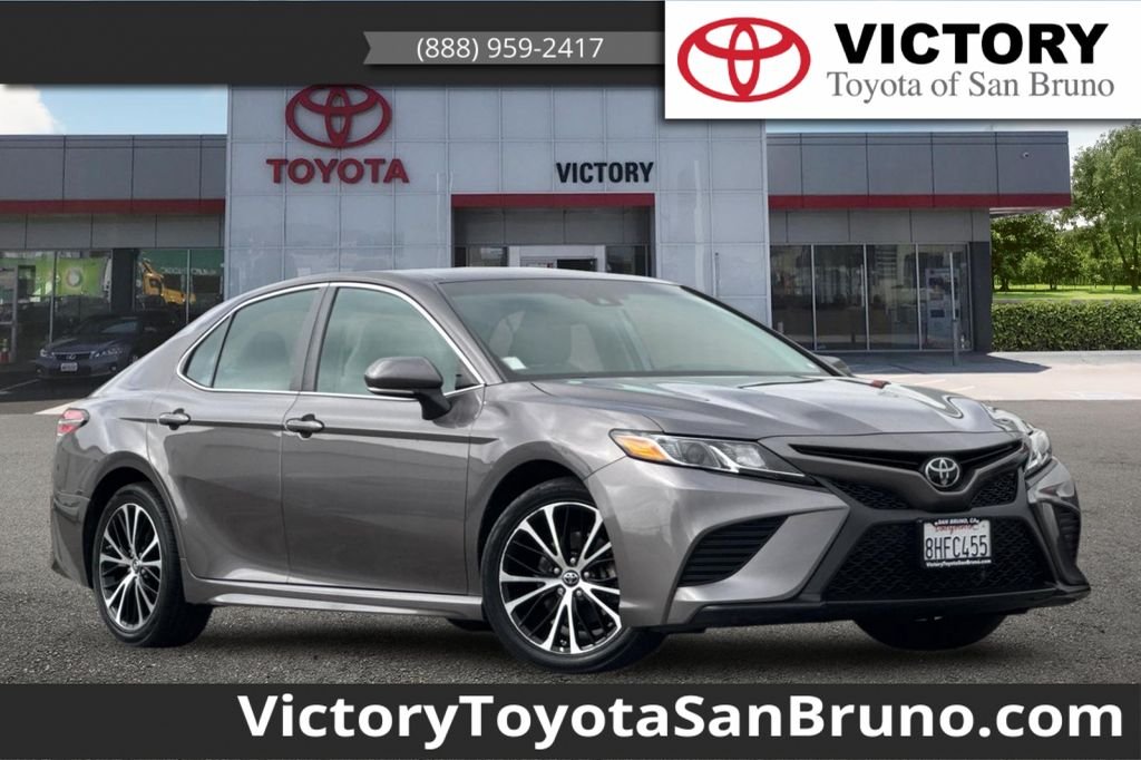 Certified Used 2018 Gray Toyota SE image 1