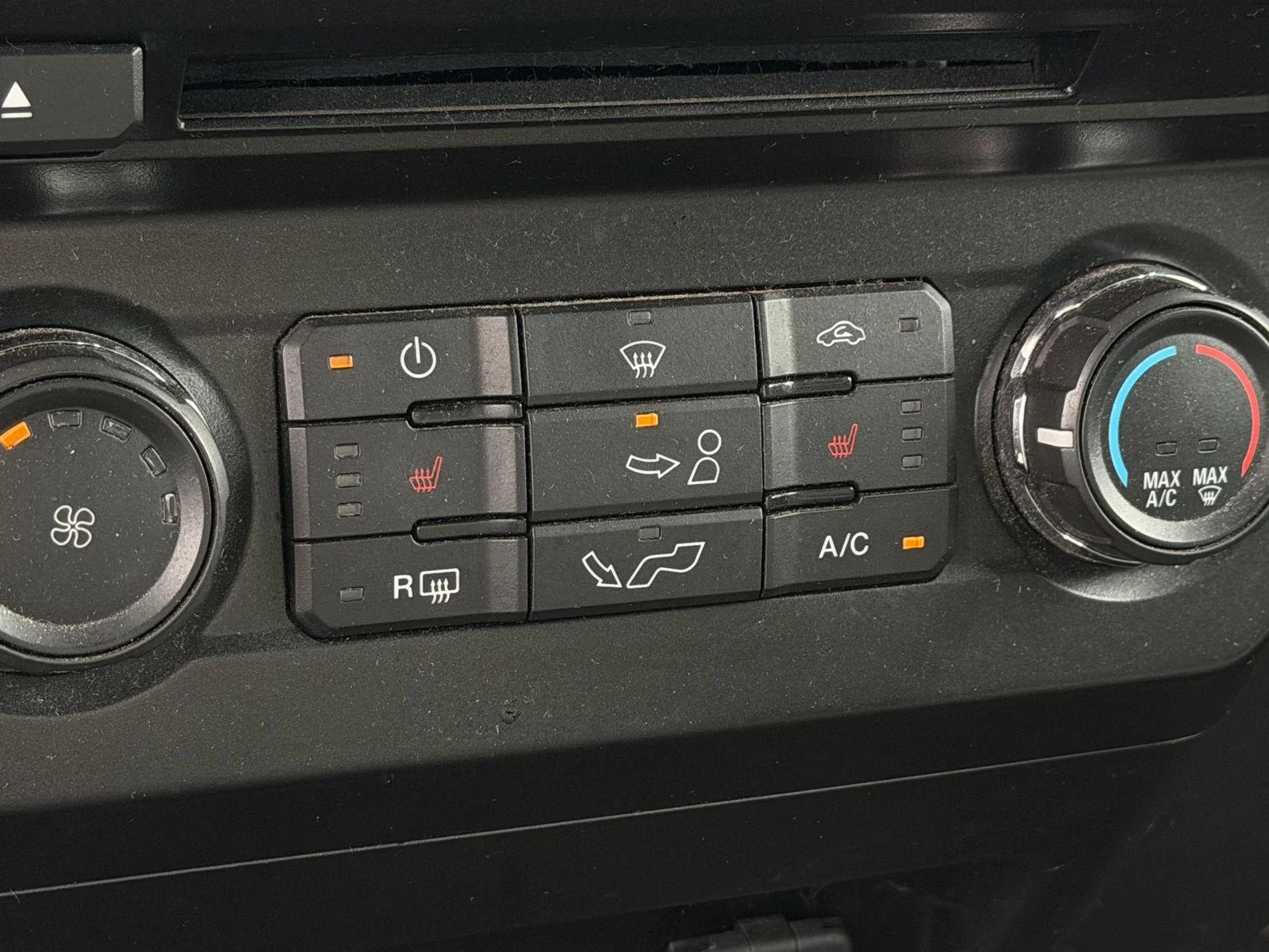 Used 2017 Ruby Red Metallic Tinted Clearcoat/Magnetic Ford XLT image 8