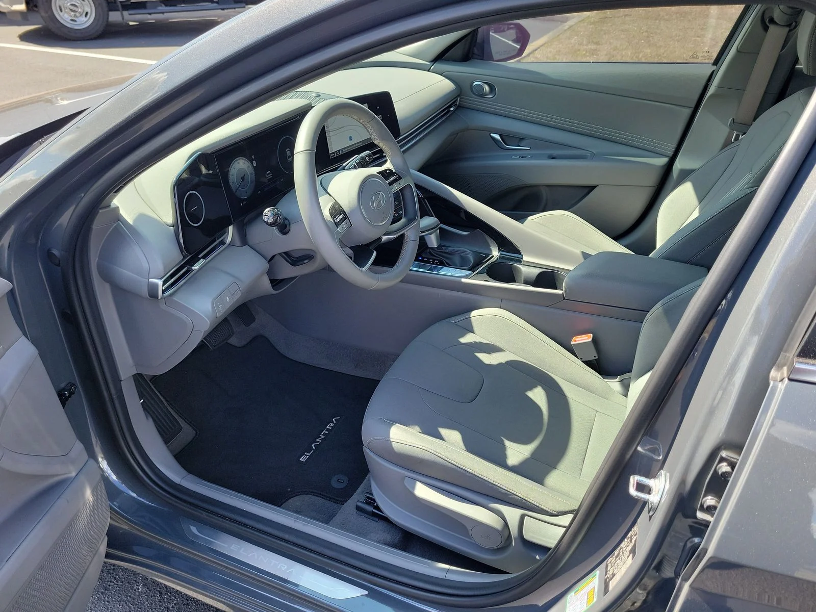 Certified Used 2025 Gray Hyundai SEL Convenience image 15