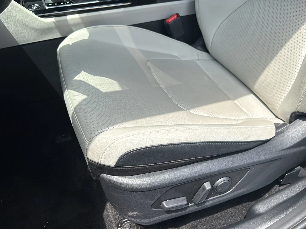 Used 2025 Gray Kia EX image 34