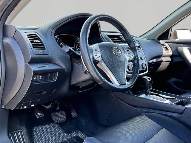 Used 2018 Gun Metallic Nissan 2.5 SR image 8