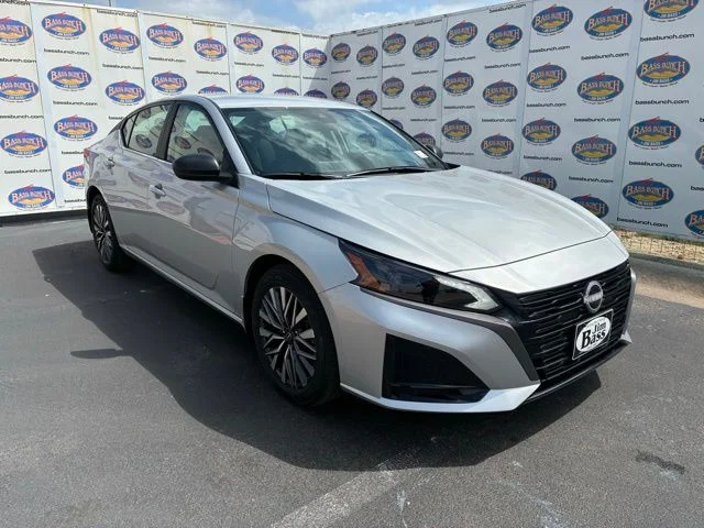 New 2026 Brilliant Silver Metallic Nissan 2.5 SV image 2