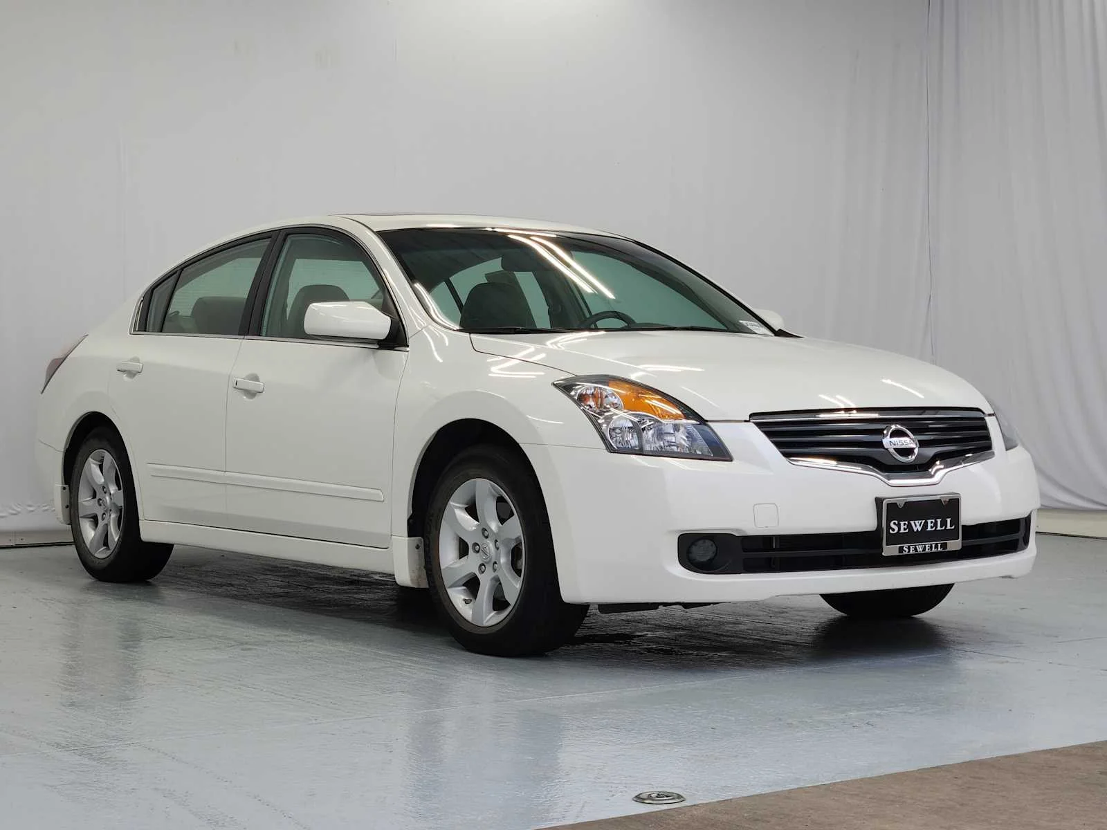 Used 2009 Winter Frost Pearl Nissan 2.5 SL image 3