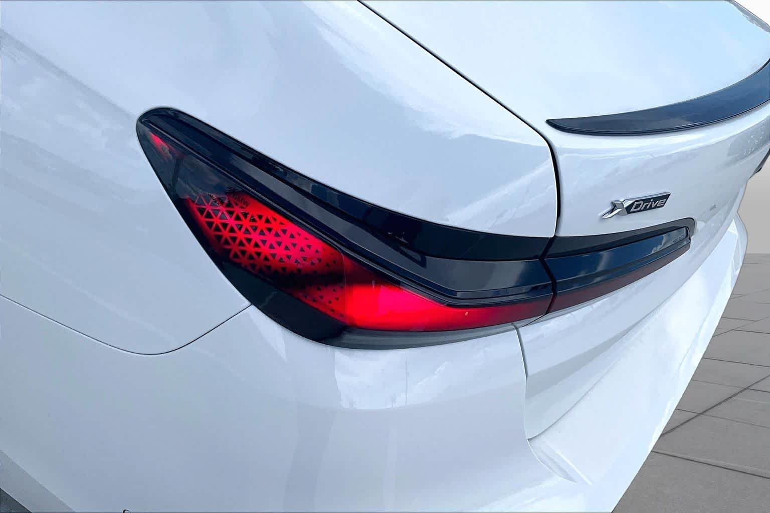 Used 2026 Alpine White BMW 750e xDrive image 26