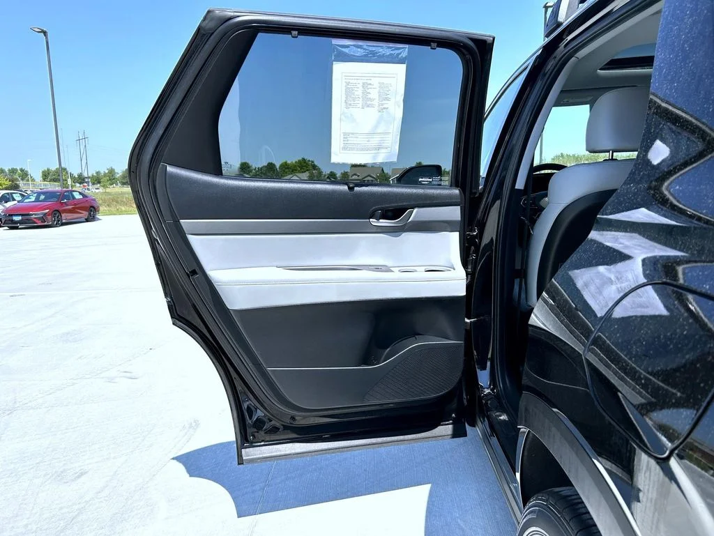 Used 2021 Black Hyundai SEL image 22