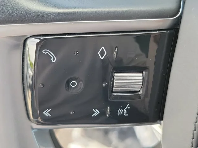 Used 2023 Black Land Rover SE image 23