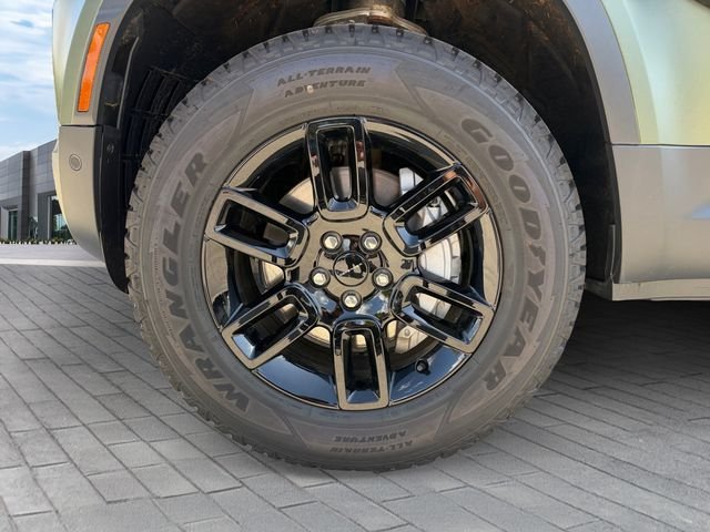New 2026 Woolstone Green Land Rover S image 9