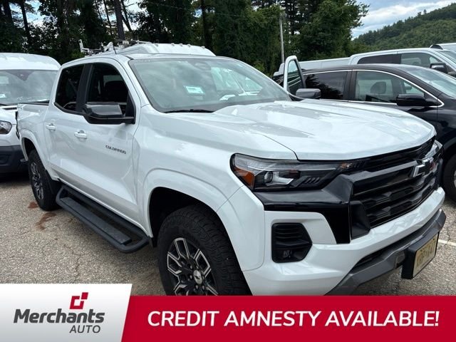 Used 2025 White Chevrolet Z71 image 1