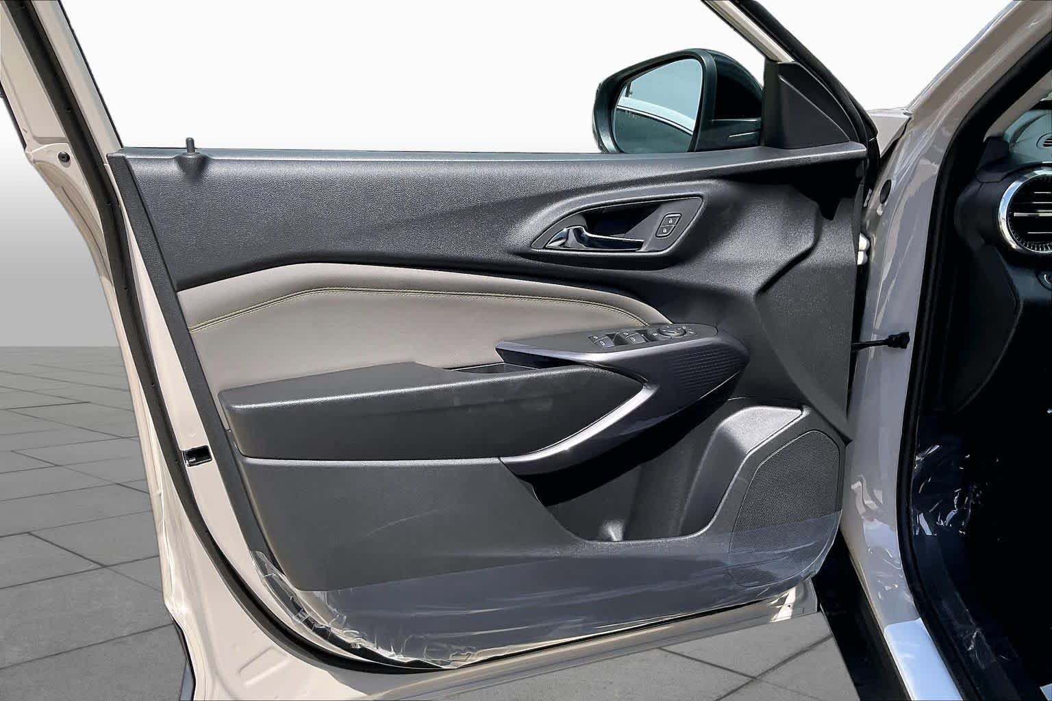 2026 Chevrolet Trax Activ - Photo 11
