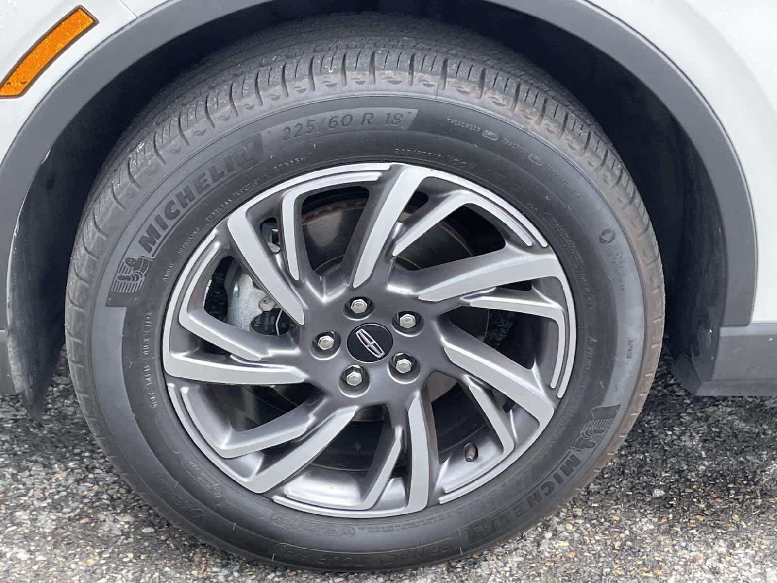 Used 2023 Ceramic Pearl Lincoln Standard image 14