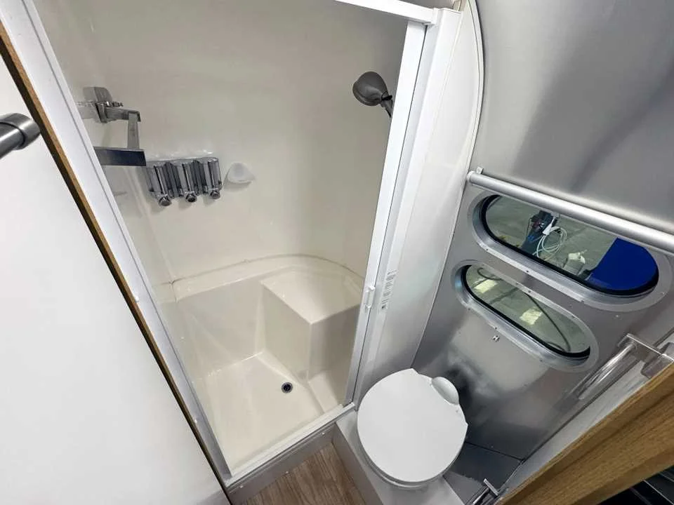 Used 2017 SILVER AIRSTREAM  image 22
