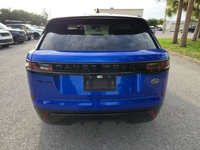 Used 2021 Blue Metallic Land Rover R-Dynamic S image 4