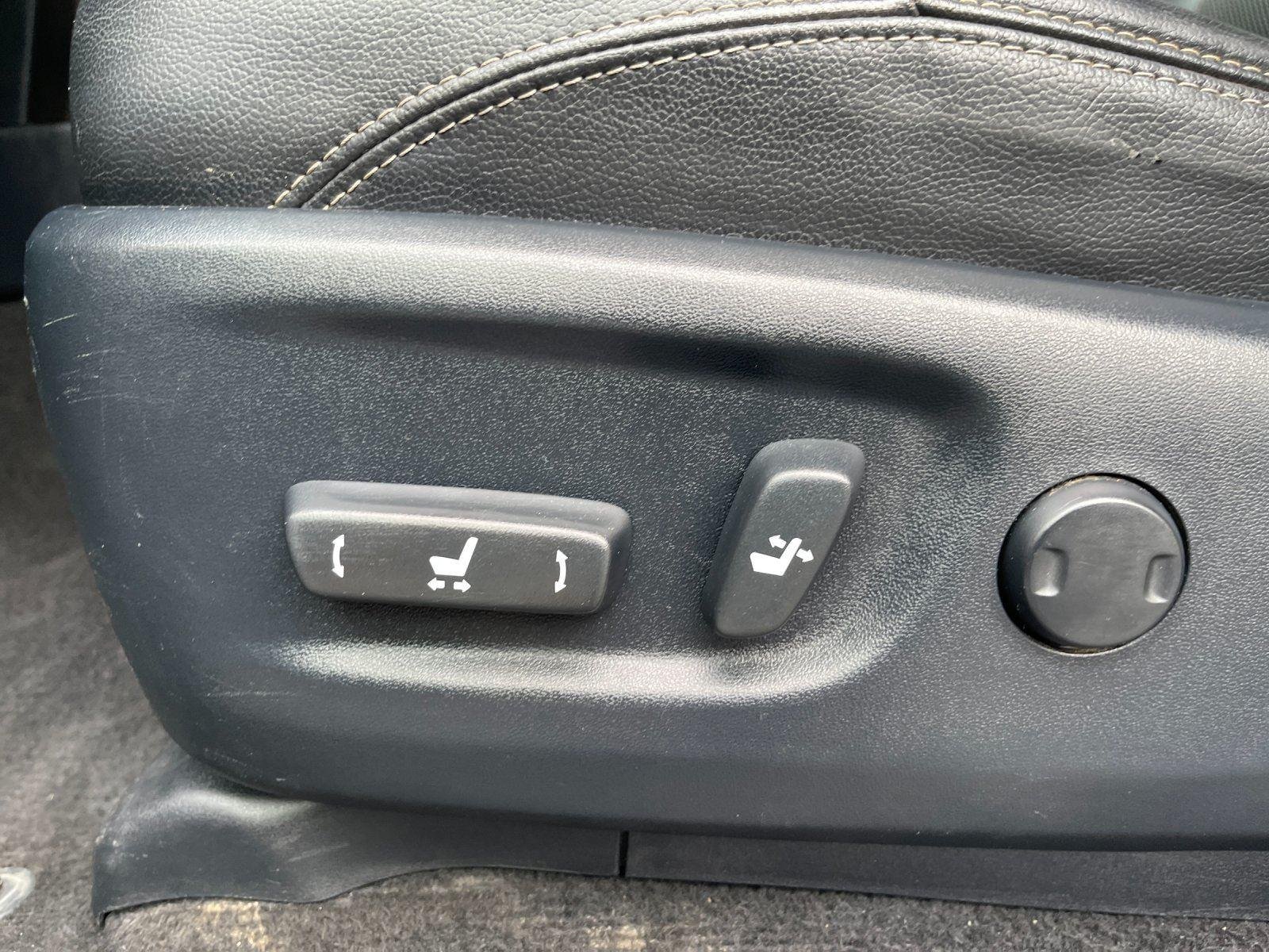 Used 2020 Midnight Black Metallic Toyota Nightshade image 15