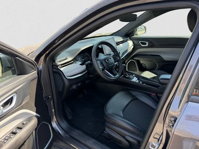 Used 2024 Gray Jeep Latitude image 15