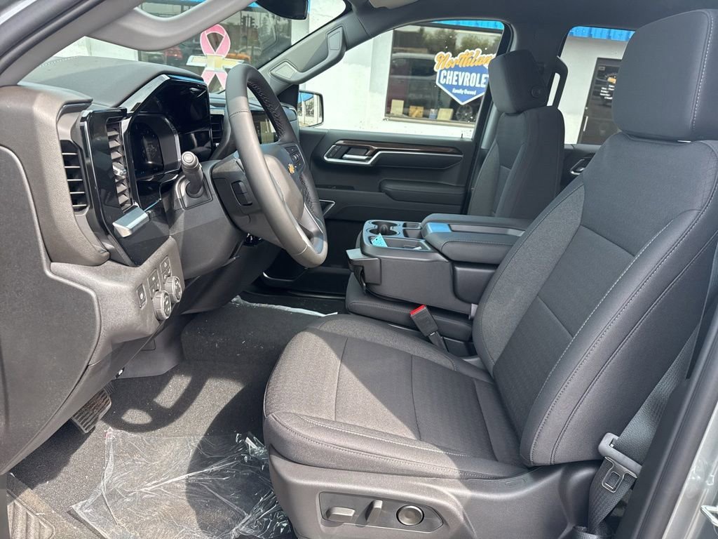 New 2026 Sterling Gray Metallic Chevrolet LT (2FL) image 17