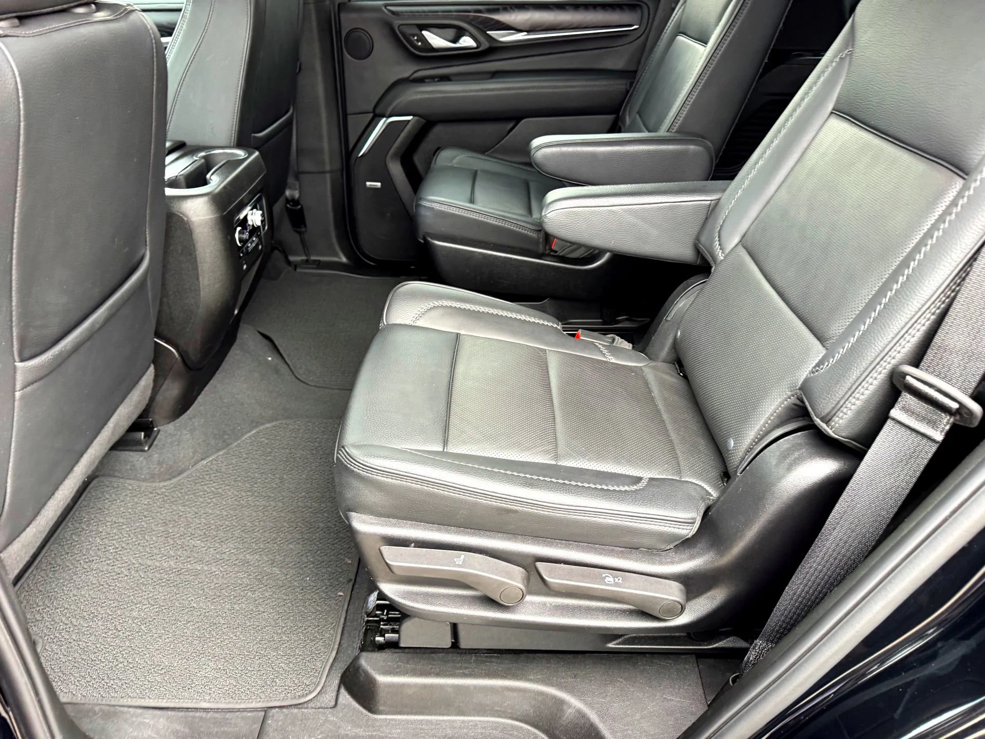 Used 2024 Onyx Black GMC Denali image 20
