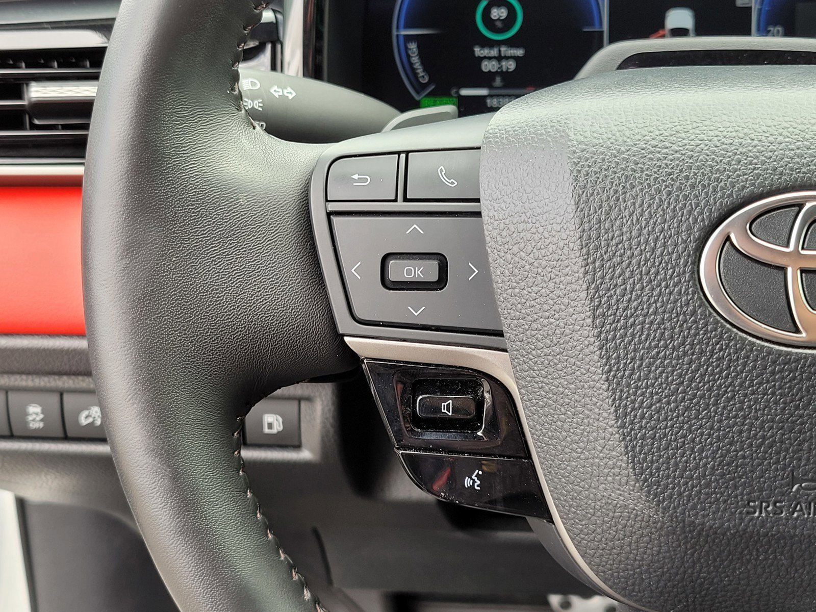 Used 2025  Toyota  image 24
